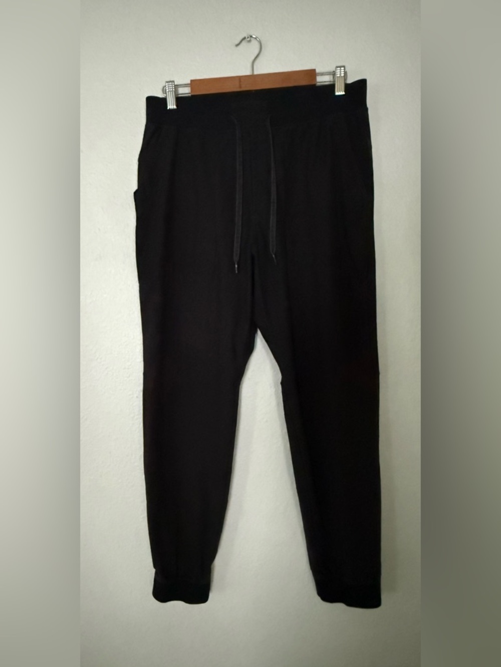 Lululemon Men’s Large Black ABC Jogger Pants - Picture 3 of 9